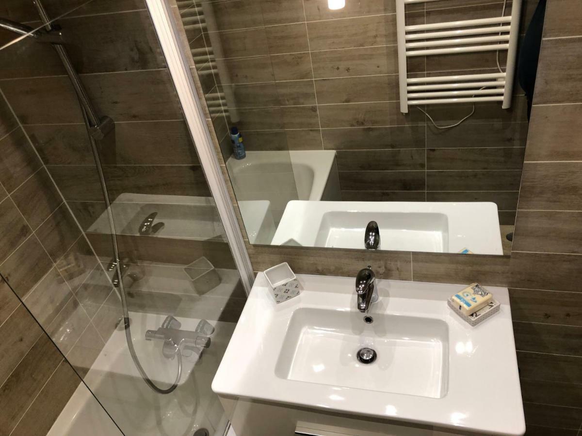 Athos C2-1 Chambre-alpe D'huez-centre Station *